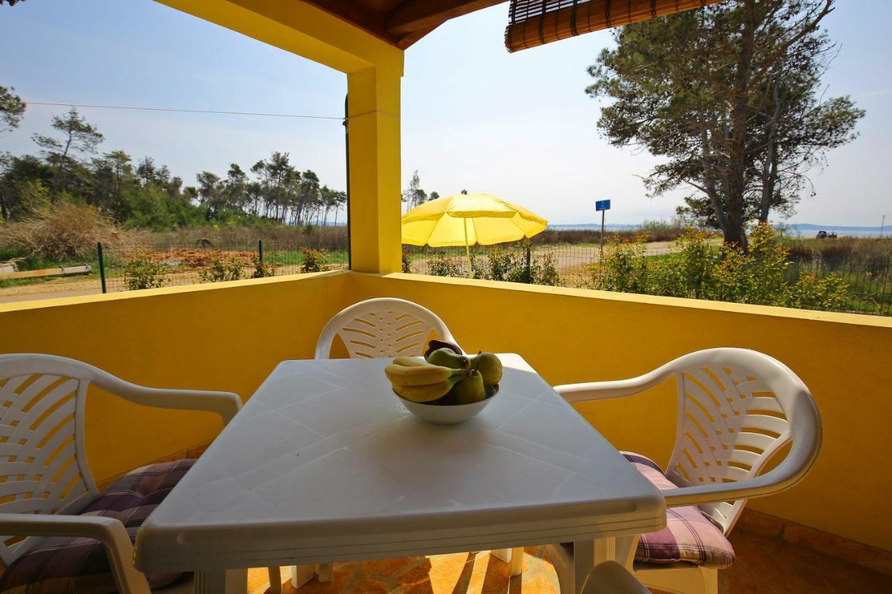 House On The Beach Tin Privlaka  Exterior photo